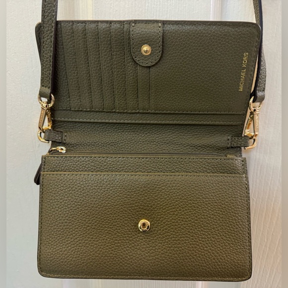 Michael Kors Crossbody Wallet - Picture 4 of 5